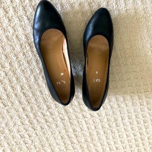 Naturalizer black pumps